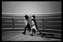 Children, di Chuck Franky via Flickr (https://flic.kr/p/fozEHc), cc (https://creativecommons.org/licenses/by-sa/2.0/)